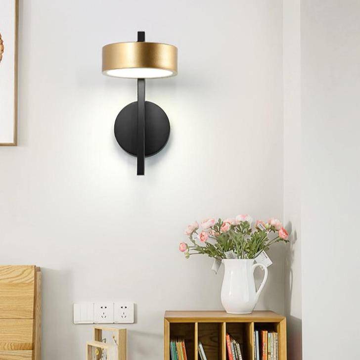 Applique murale design LED avec cylindre doré Wall