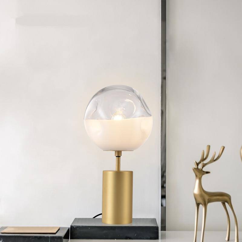 Lampe à poser design LED avec cylindre doré et verre déformé Rui - vue 4 sur 6
