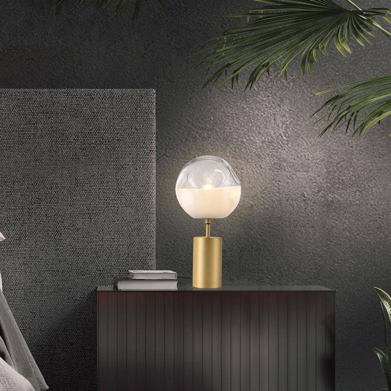 Lampe à poser design LED avec cylindre doré et verre déformé Rui - vue 5 sur 6
