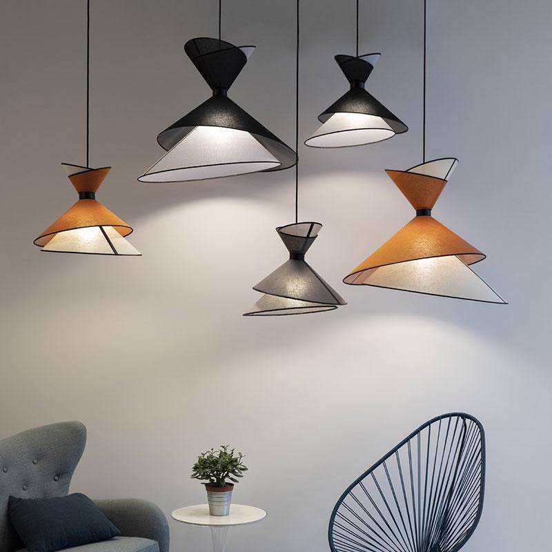 Suspension design LED en métal avec abat-jour asymétrique