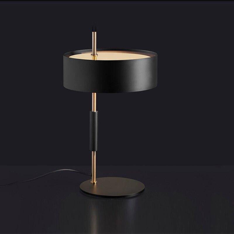 Lampe à poser design à LED en métal doré et finitions noires Loft - vue 4 sur 5