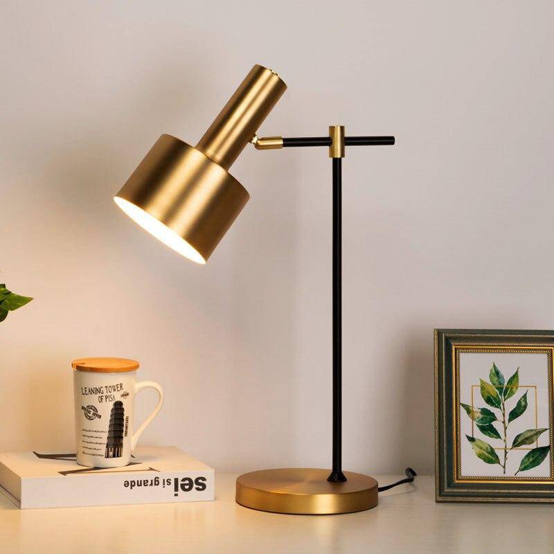 Lampe de bureau design à LED avec abat-jour style géométrique - vue 3 sur 4