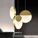 Suspension design LED avec disque aux bords épais dorés