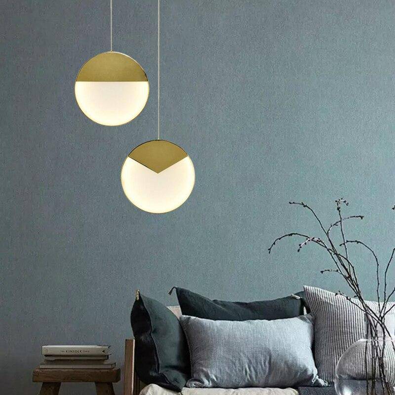 Suspension design LED avec disque aux bords épais dorés - vue 3 sur 8