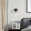 Suspension design à LED en marbre noir et blanc et métal doré