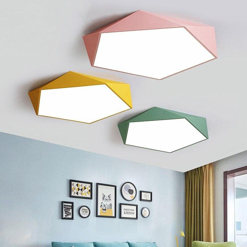 Plafonnier design LED géométrique de couleur