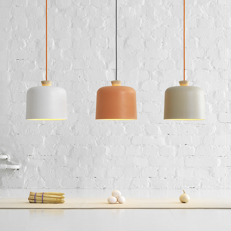 Suspension scandinave avec abat-jour en métal et bois Maloe - vue 3 sur 10