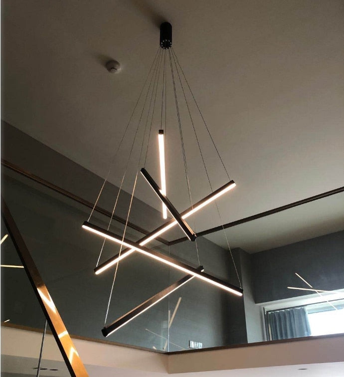 Lustre design LED avec baguettes métalliques lumineuses Solana