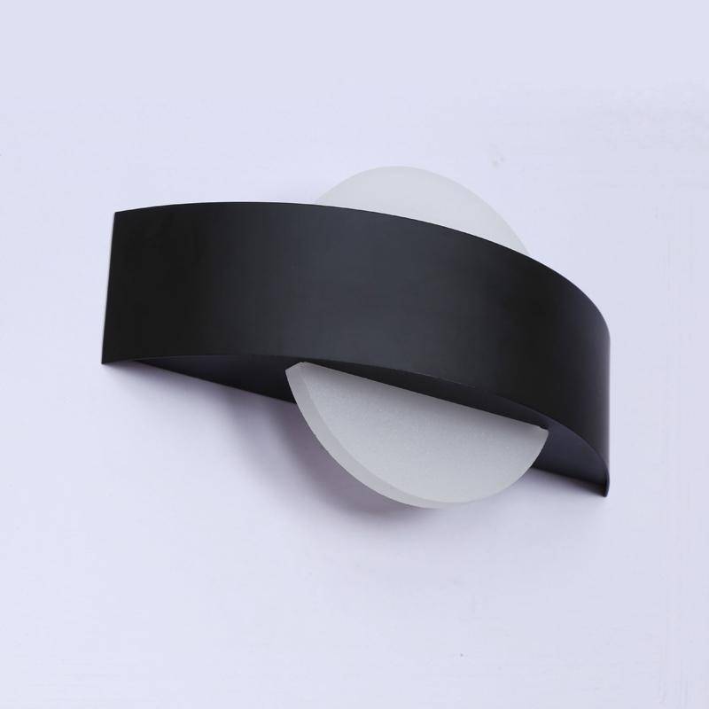 Applique design LED courbée avec boule en verre Indoor (noir ou blanc) - vue 4 sur 5
