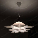 Suspension design en pétales de fleur blanche moderne