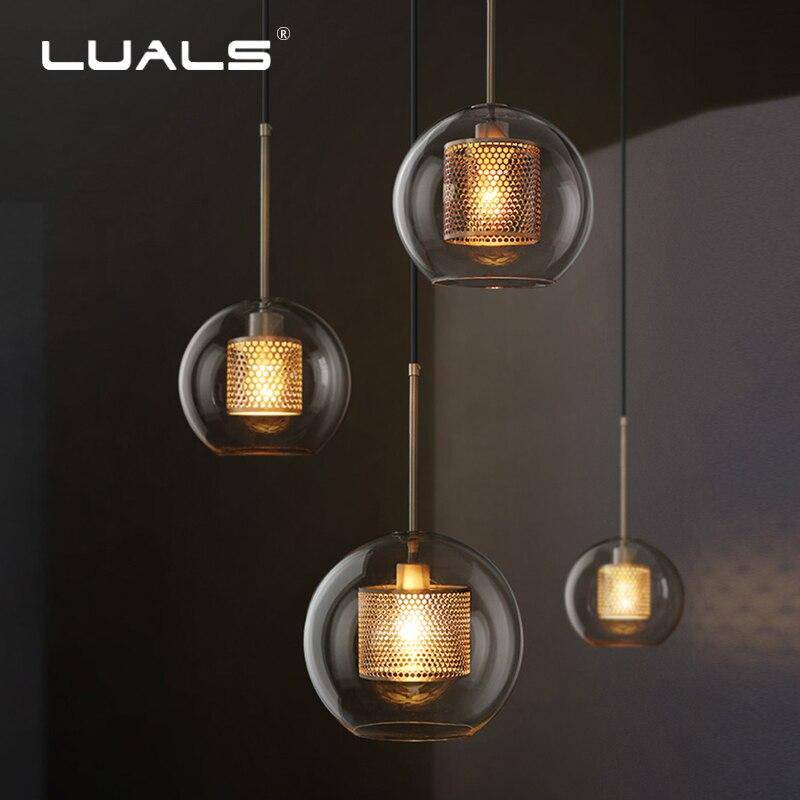 Suspension design LED avec abat-jour industriel et boule en verre Loft