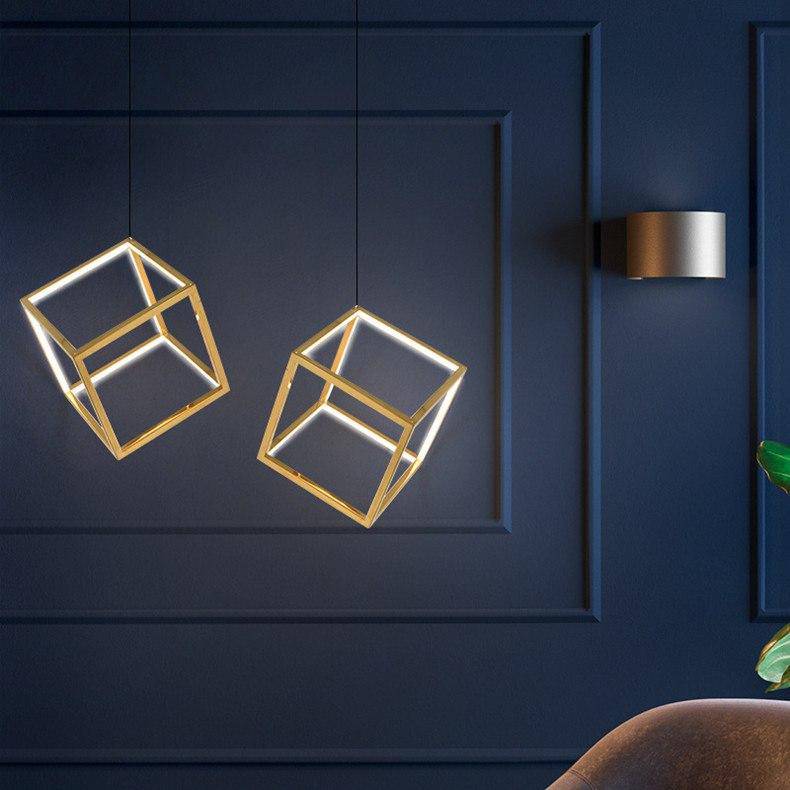 Suspension design à LED en forme de branches de cube dorée - vue 5 sur 9
