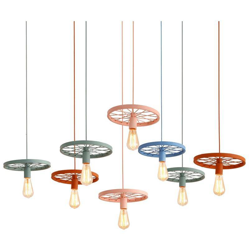 Suspension design rétro en forme de roue en métal - vue 4 sur 8