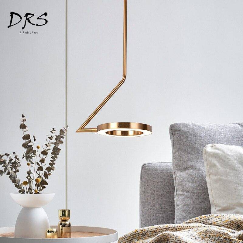 Suspension design doré à LED avec lampe ronde - vue 3 sur 9