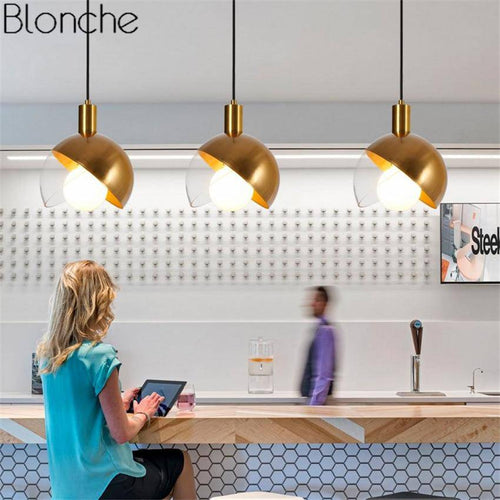 Suspension design sphère à LED dorée Greedy - vue 6 sur 6