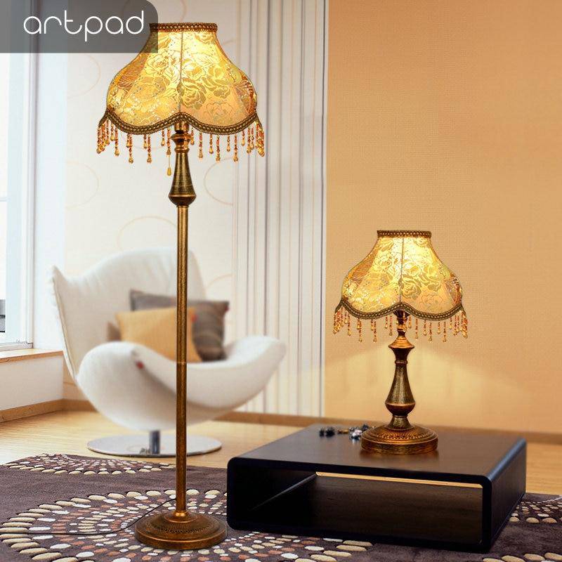 Lampadaire LED abat-jour en tissu sur pied