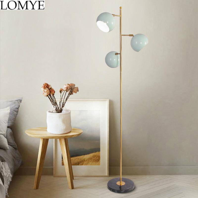 Lampadaire LED doré design avec lampes orientables blanches - vue 3 sur 4