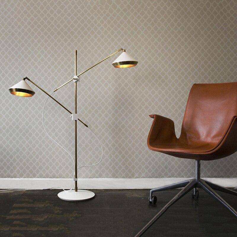 Lampadaire design avec deux abat-jours ajustables sur pied doré Sofa