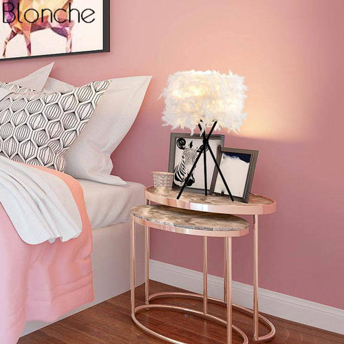 Lampe de chevet LED à plumes sur trois pieds Room