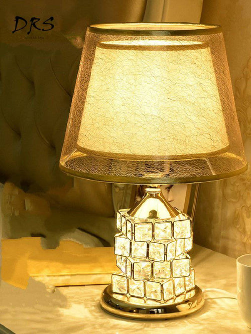 Lampe de chevet abat-jour et cristaux Rubiks