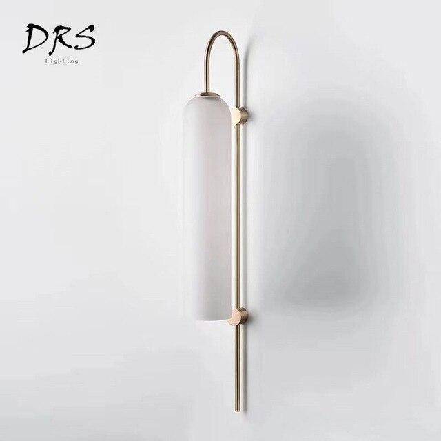 Applique tube en verre et base dorée Room