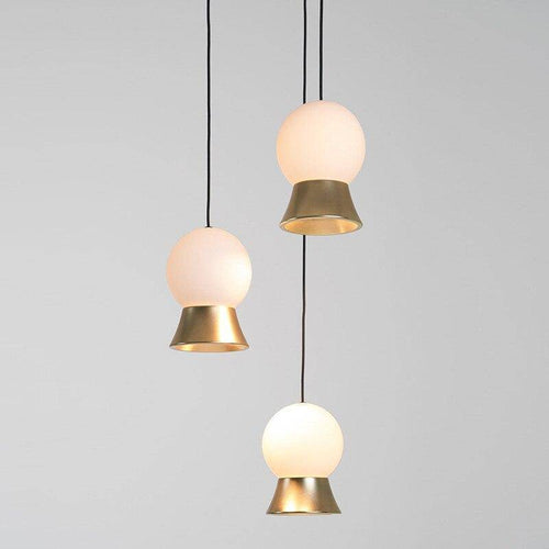 Suspension et lustre design à LED avec boule en verre et support dorée - vue 3 sur 14
